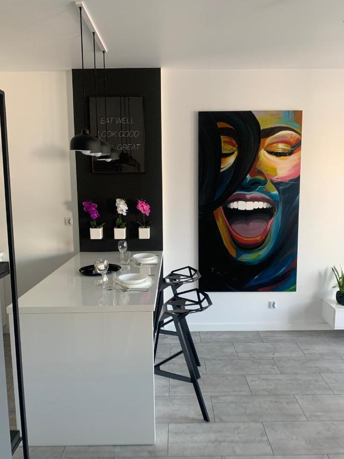 우치 Two-Levels Penthouse With A Garden In The City Center 아파트 외부 사진