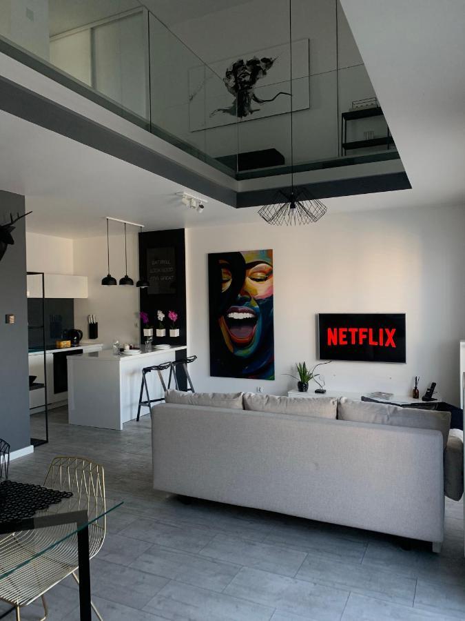 우치 Two-Levels Penthouse With A Garden In The City Center 아파트 외부 사진
