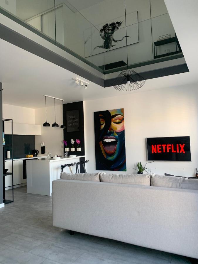 우치 Two-Levels Penthouse With A Garden In The City Center 아파트 외부 사진